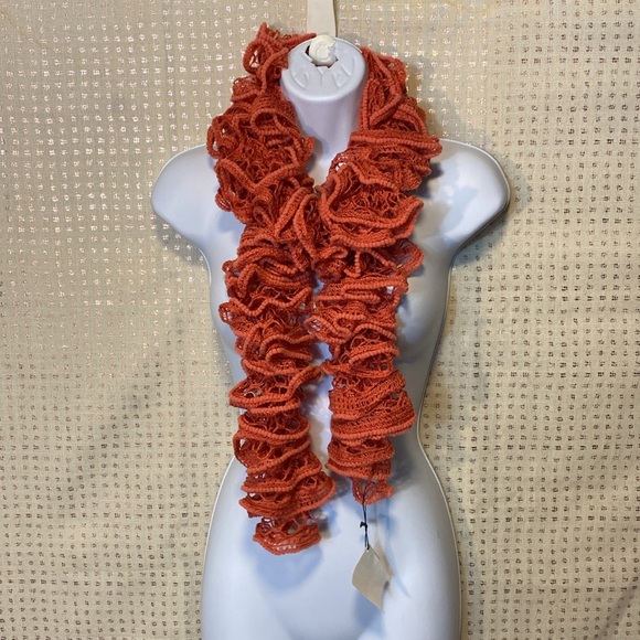 🆕 The Master’s Handicrafts Coral/Salmon Ruffle Scarf - Picture 5 of 5